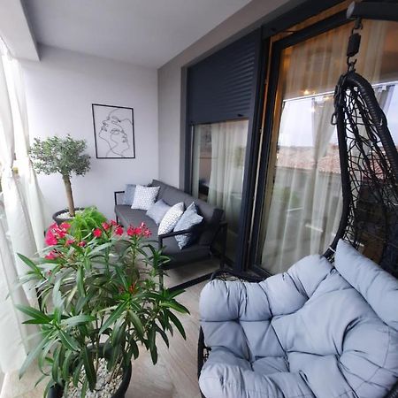 Enjoy Pula - New Apt With Terrace And Free Parking Garage Exteriör bild