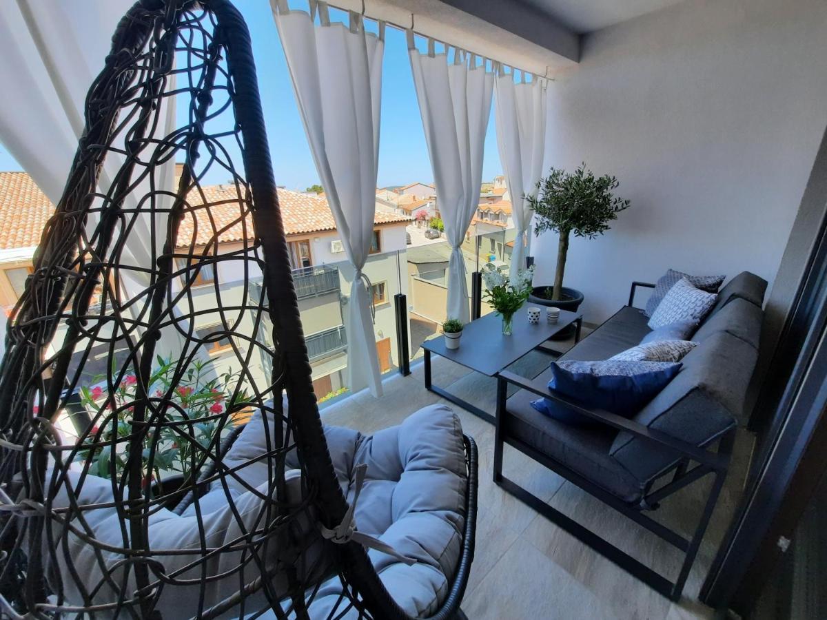 Enjoy Pula - New Apt With Terrace And Free Parking Garage Exteriör bild
