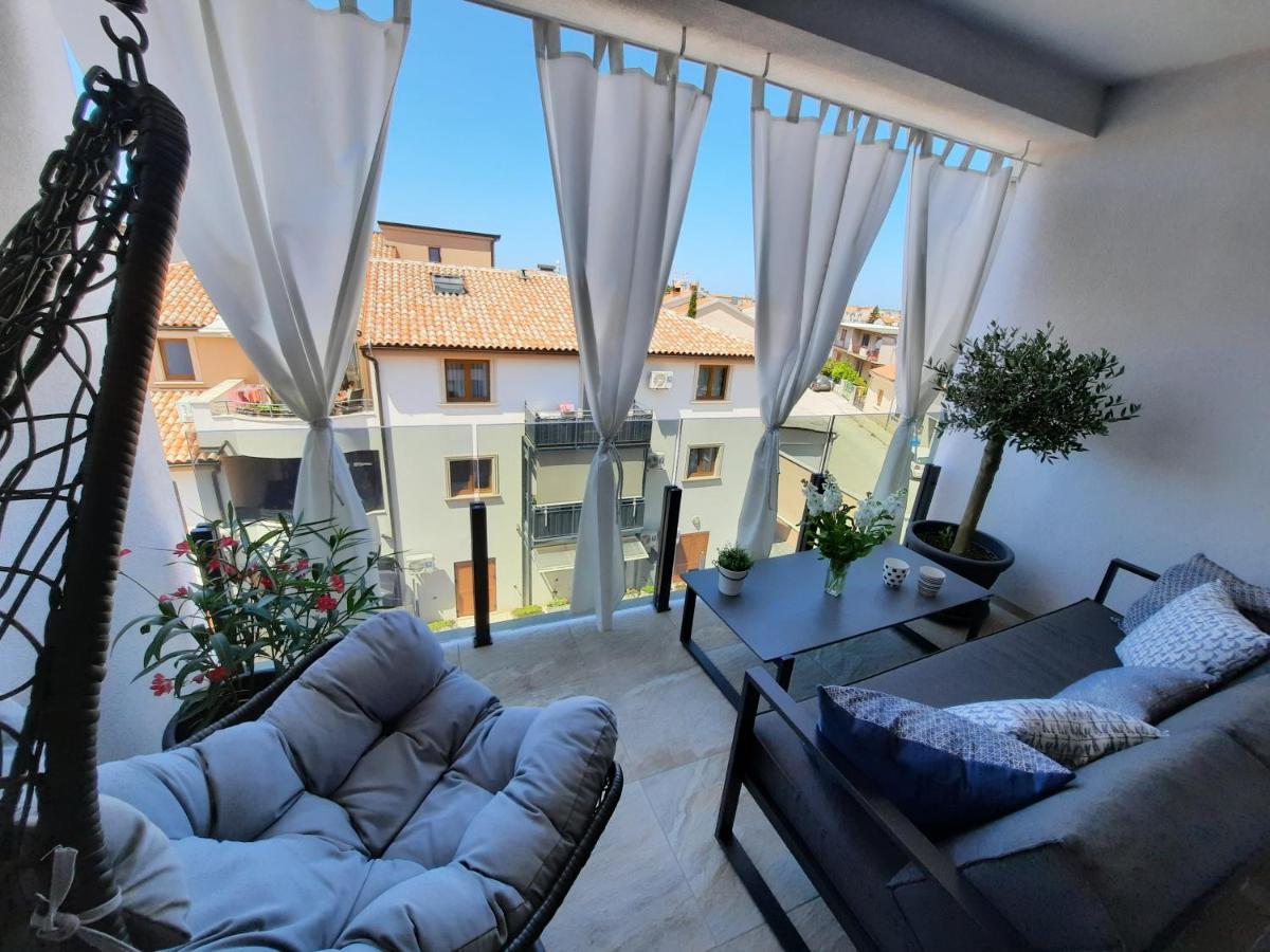 Enjoy Pula - New Apt With Terrace And Free Parking Garage Exteriör bild