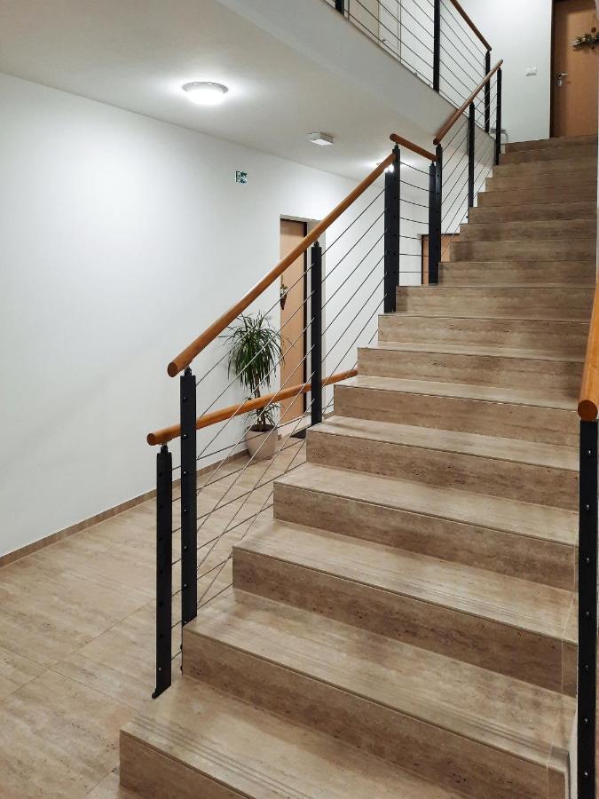 Enjoy Pula - New Apt With Terrace And Free Parking Garage Exteriör bild